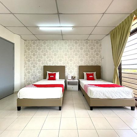 Oyo Home 90326 Wg Guest House Джорджтаун Экстерьер фото