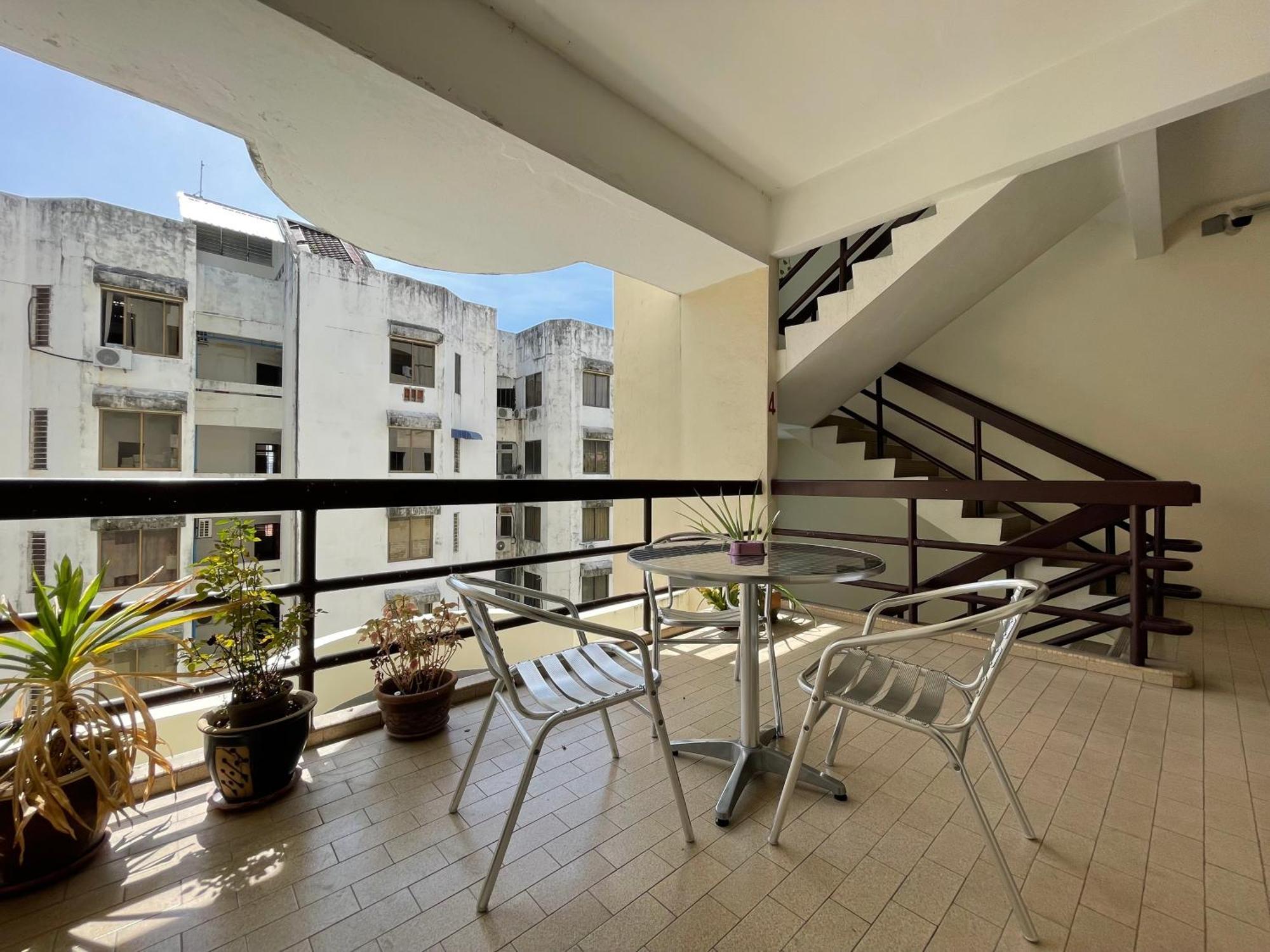 Oyo Home 90326 Wg Guest House Джорджтаун Экстерьер фото