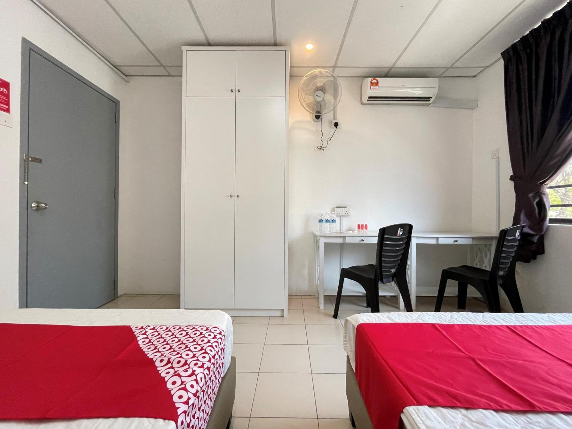 Oyo Home 90326 Wg Guest House Джорджтаун Экстерьер фото